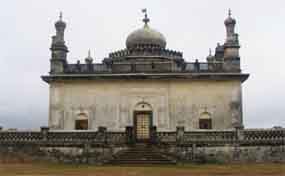 Raja tomb